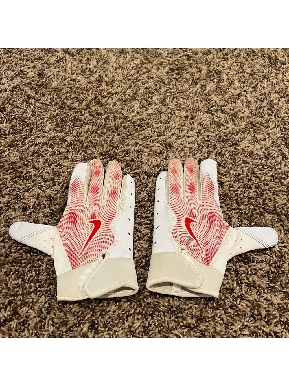 Nike Red and White Sports Gloves